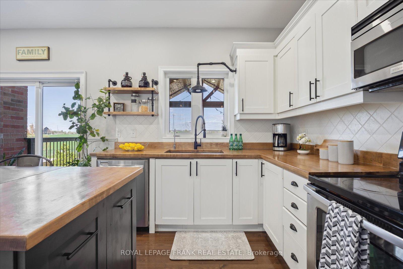 Photo 10 of 21 Brownscombe Crescent, Uxbridge — HOMEH