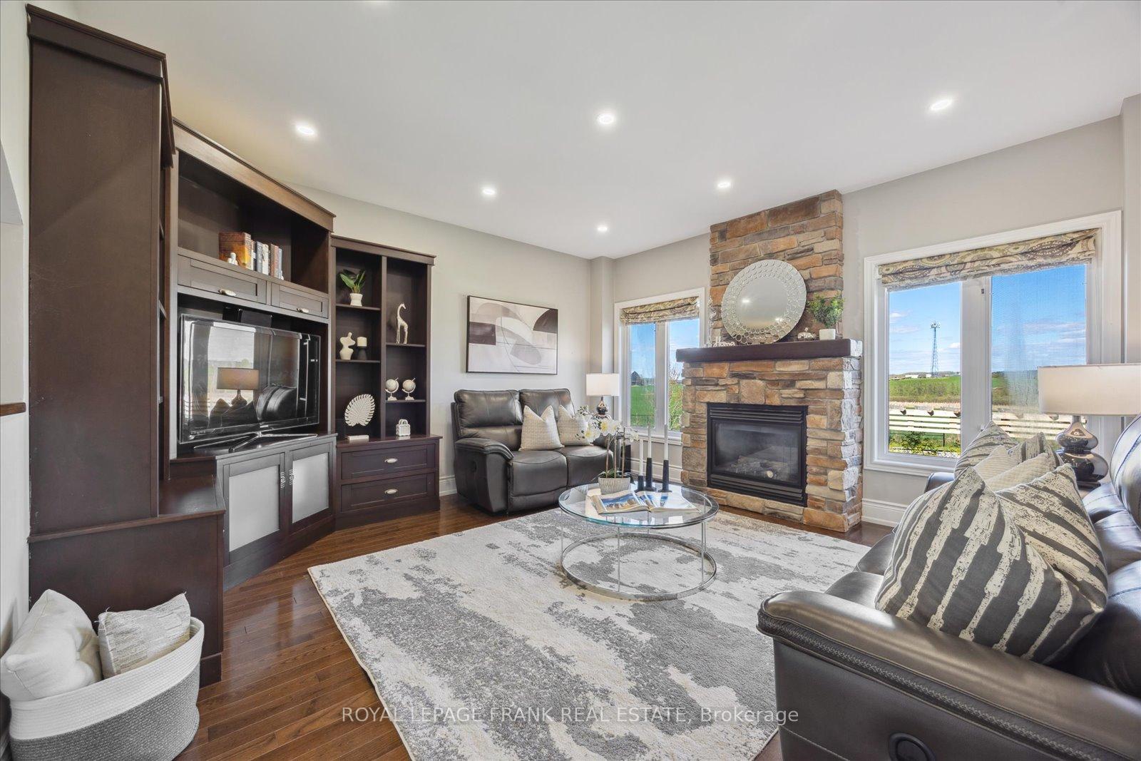 Photo 12 of 21 Brownscombe Crescent, Uxbridge — HOMEH