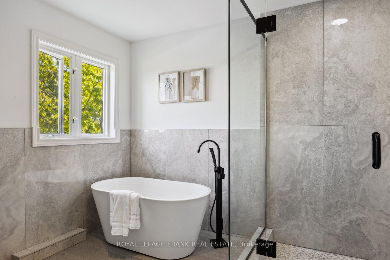 Photo 17 of 21 Brownscombe Crescent, Uxbridge — HOMEH