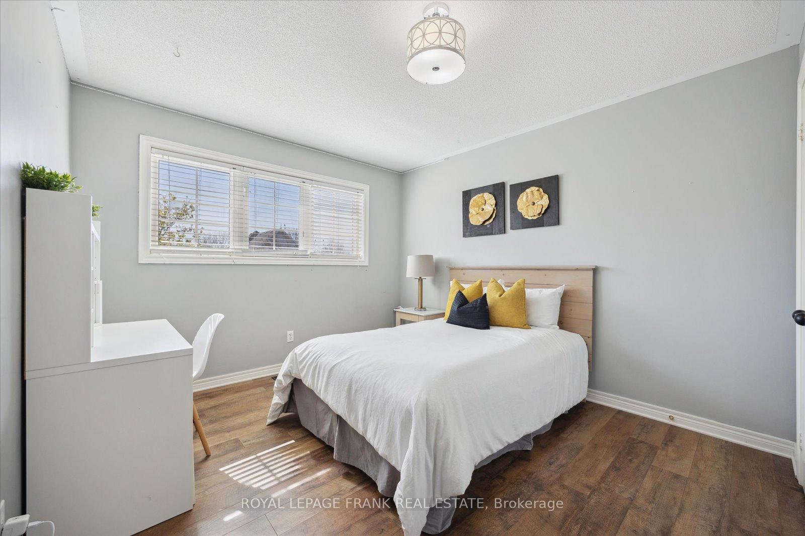Photo 20 of 21 Brownscombe Crescent, Uxbridge — HOMEH