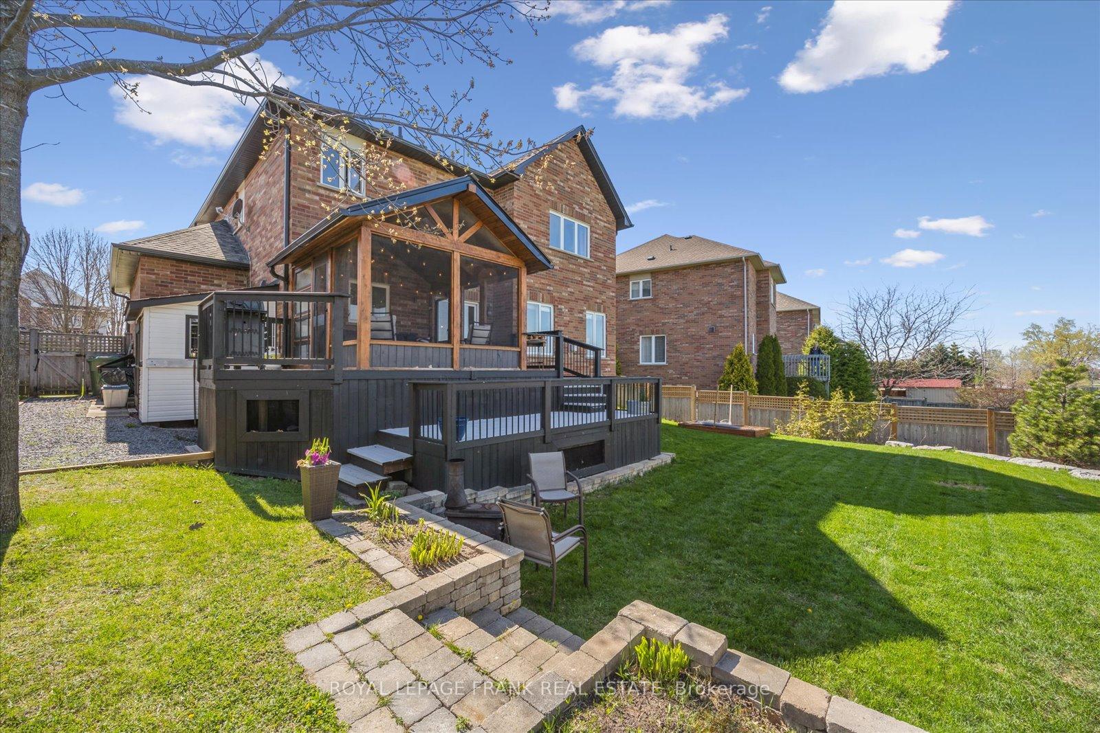 Photo 31 of 21 Brownscombe Crescent, Uxbridge — HOMEH