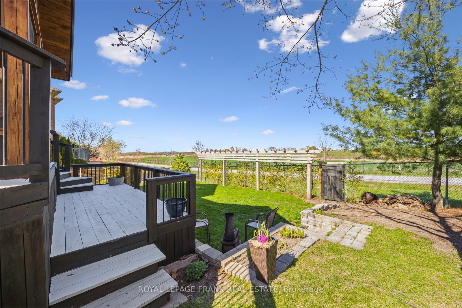 Photo 35 of 21 Brownscombe Crescent, Uxbridge — HOMEH