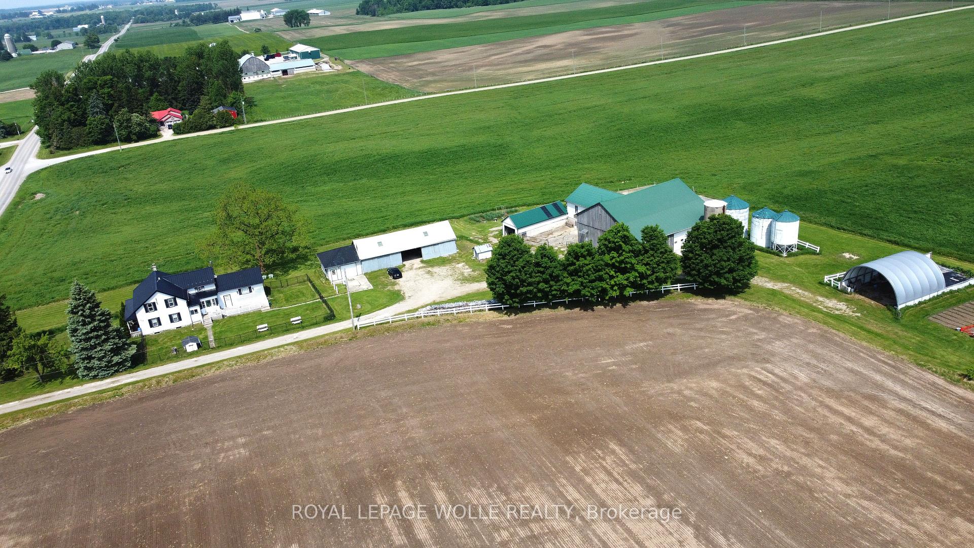 Photo 5 of 4385 Hessen Strasse, Wellesley — HOMEH