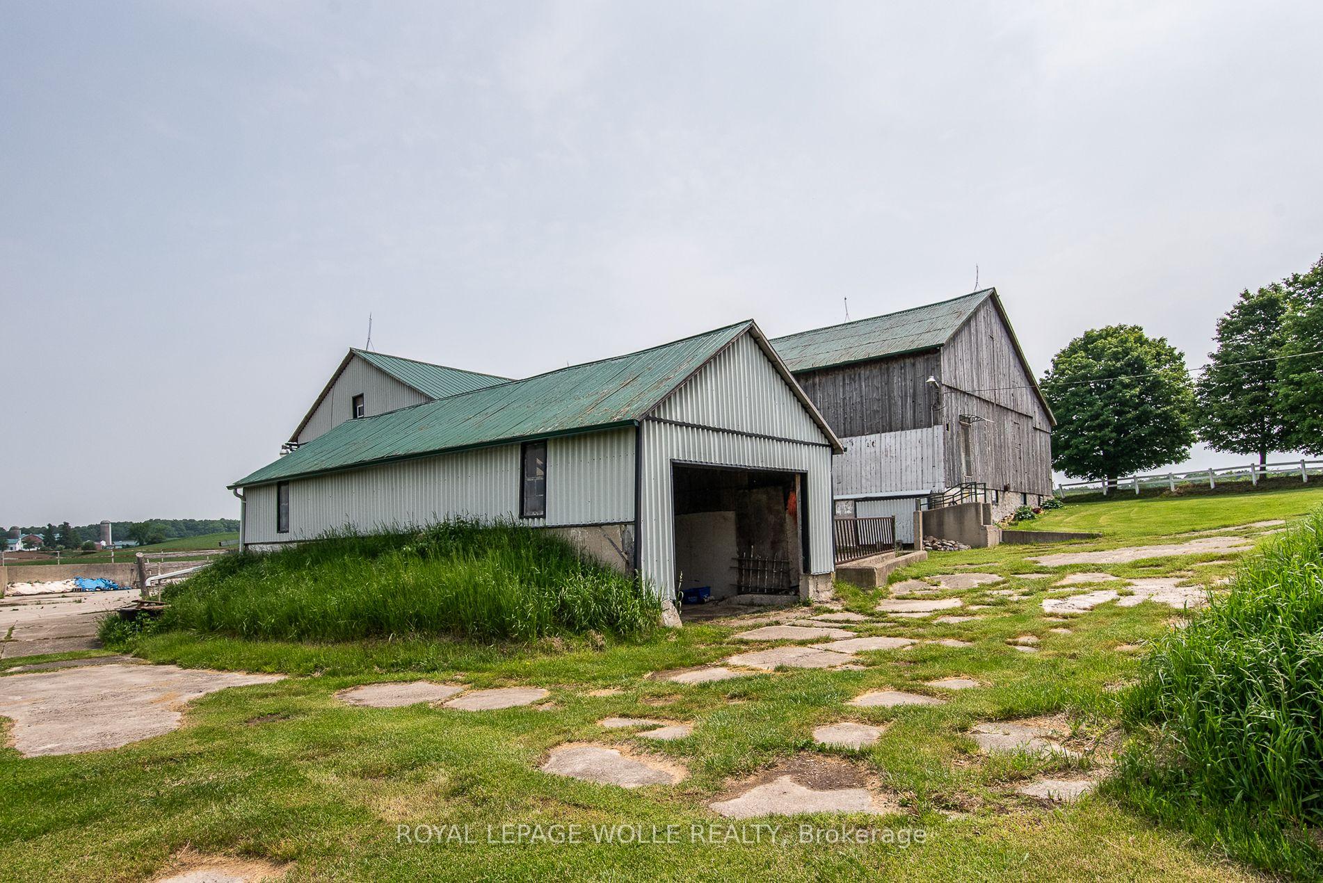Photo 24 of 4385 Hessen Strasse, Wellesley — HOMEH