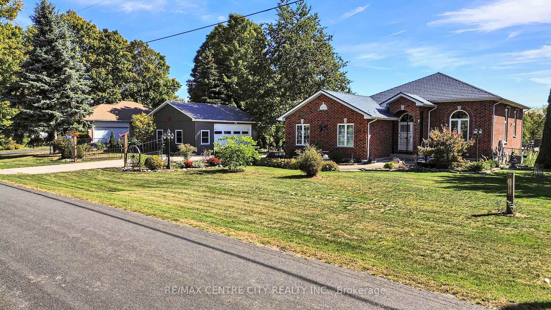 Photo 1 of 25181 Gray Line, West Elgin, Rural West Elgin — HOMEH