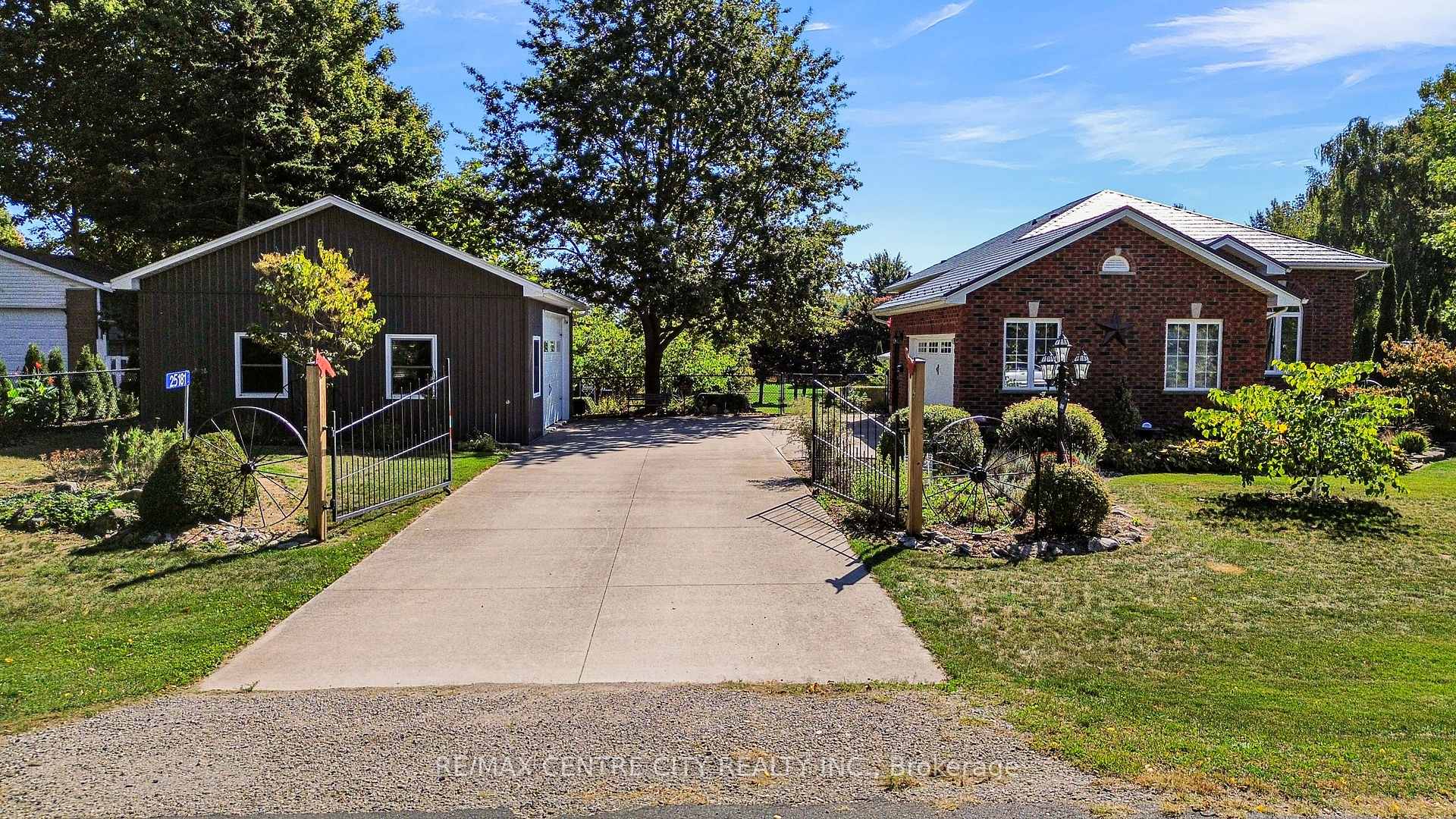 Photo 3 of 25181 Gray Line, West Elgin, Rural West Elgin — HOMEH
