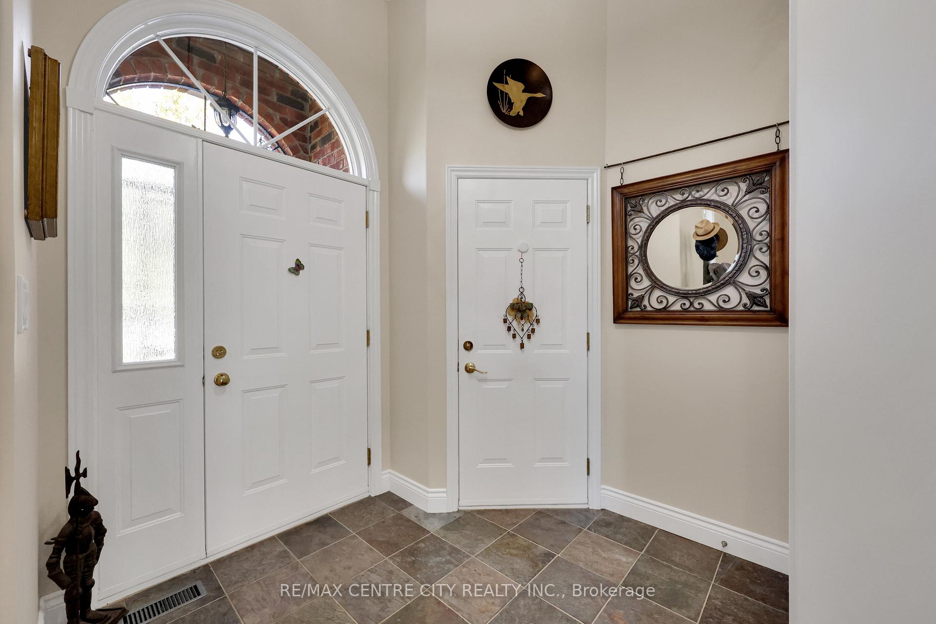Photo 6 of 25181 Gray Line, West Elgin, Rural West Elgin — HOMEH