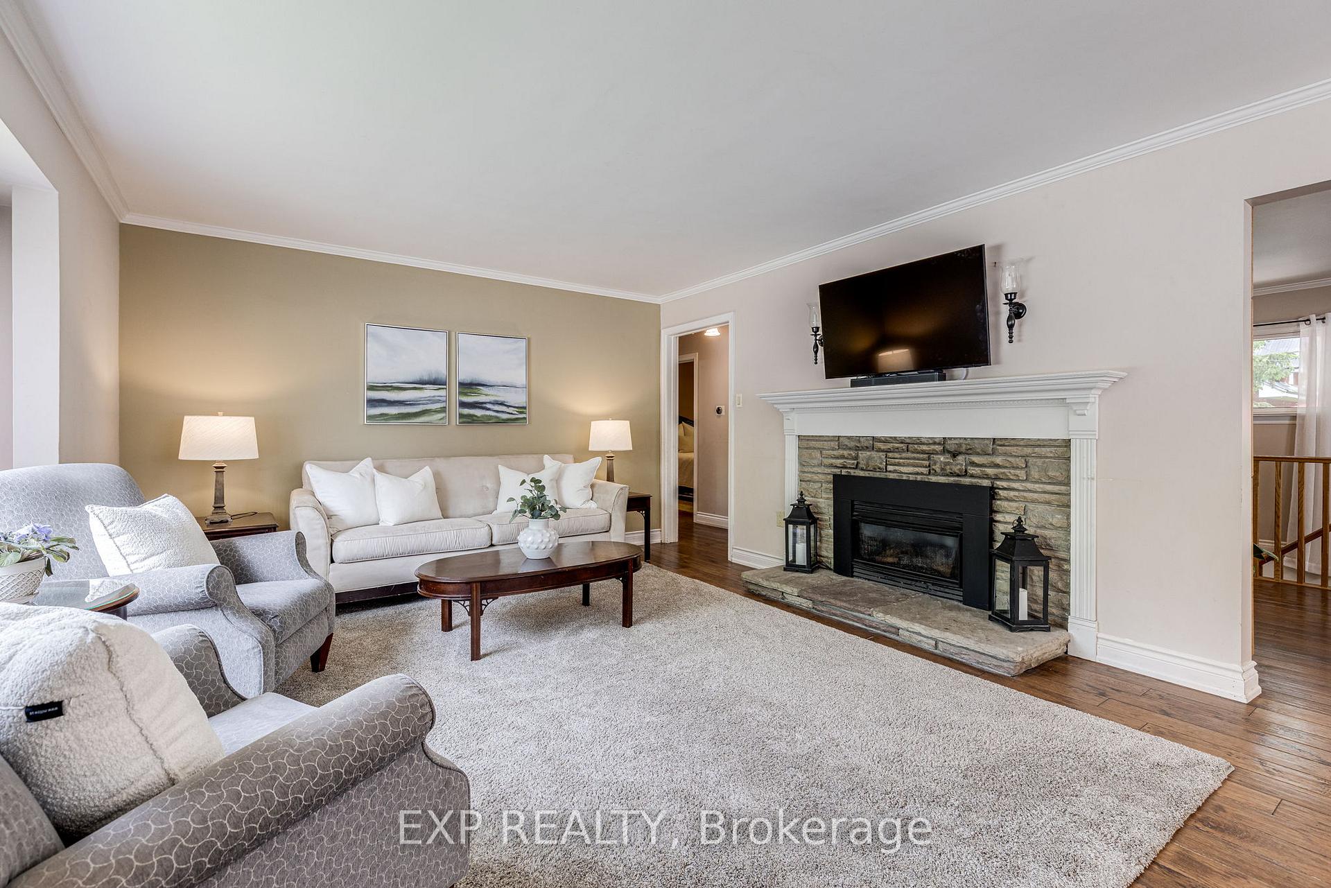Photo 2 of 65 Franklin Street, Uxbridge — HOMEH
