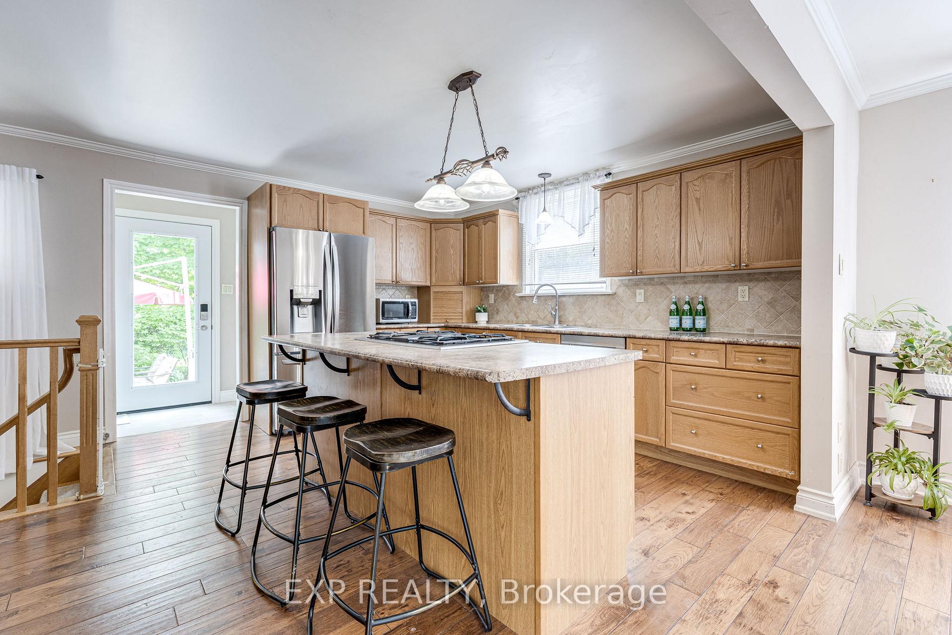 Photo 5 of 65 Franklin Street, Uxbridge — HOMEH
