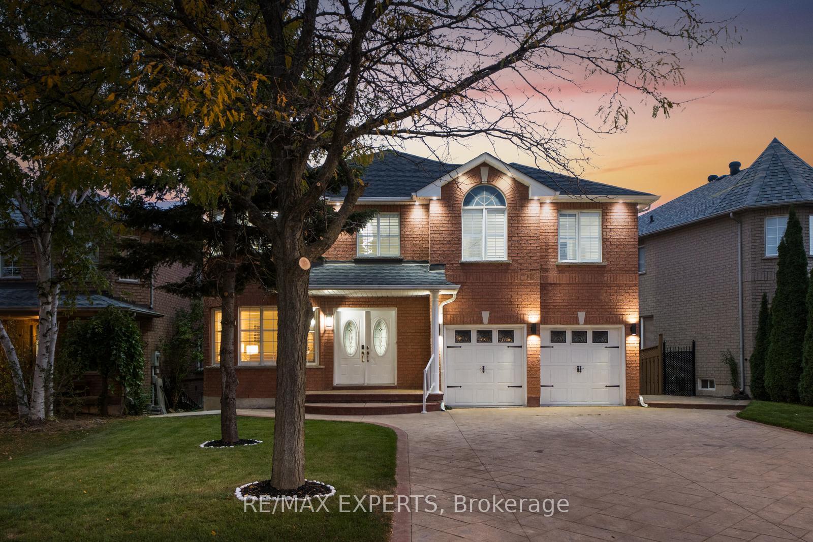 Photo 2 of 147 Ashton Drive, Vaughan, Maple — HOMEH