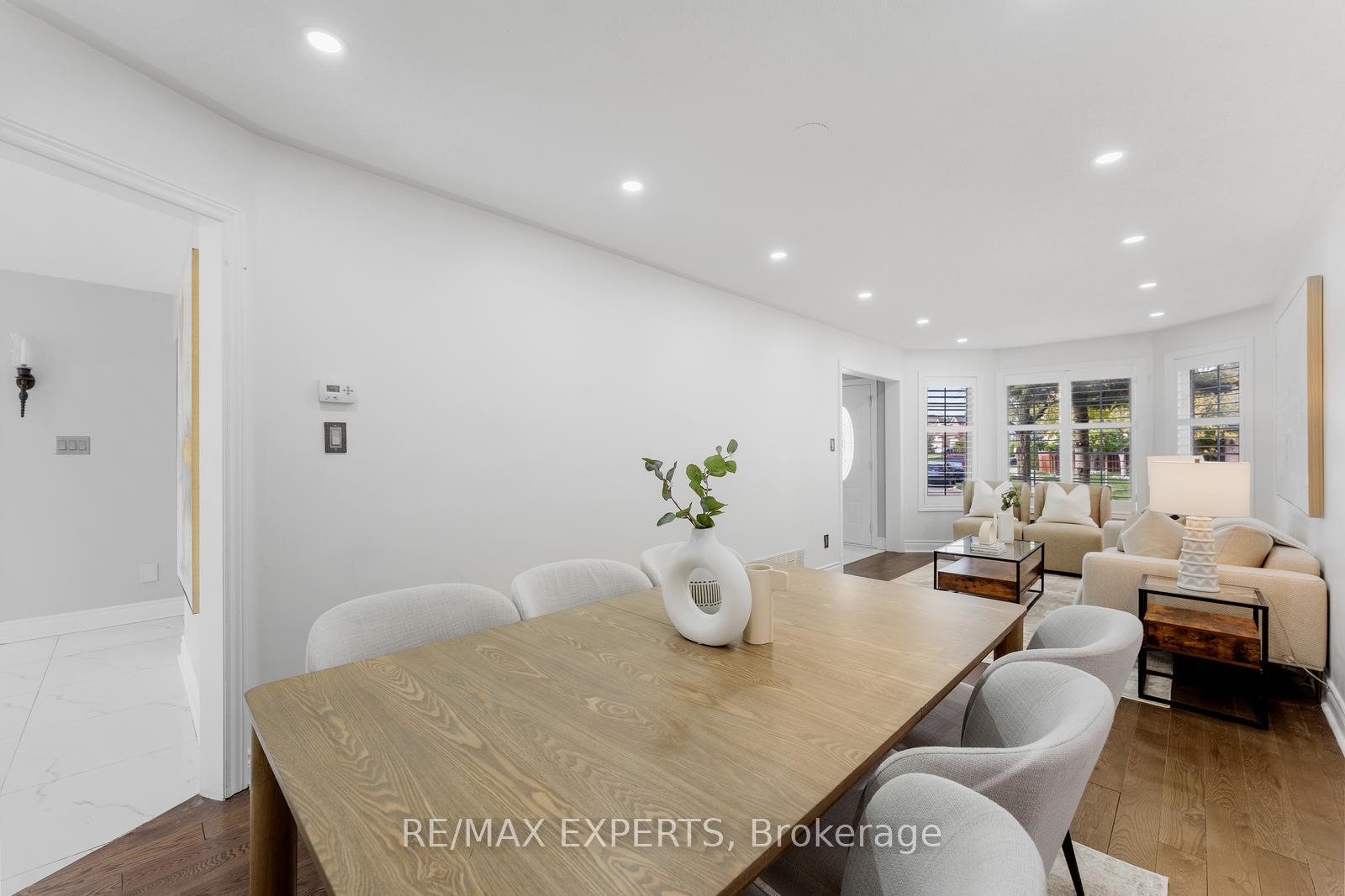 Photo 9 of 147 Ashton Drive, Vaughan, Maple — HOMEH