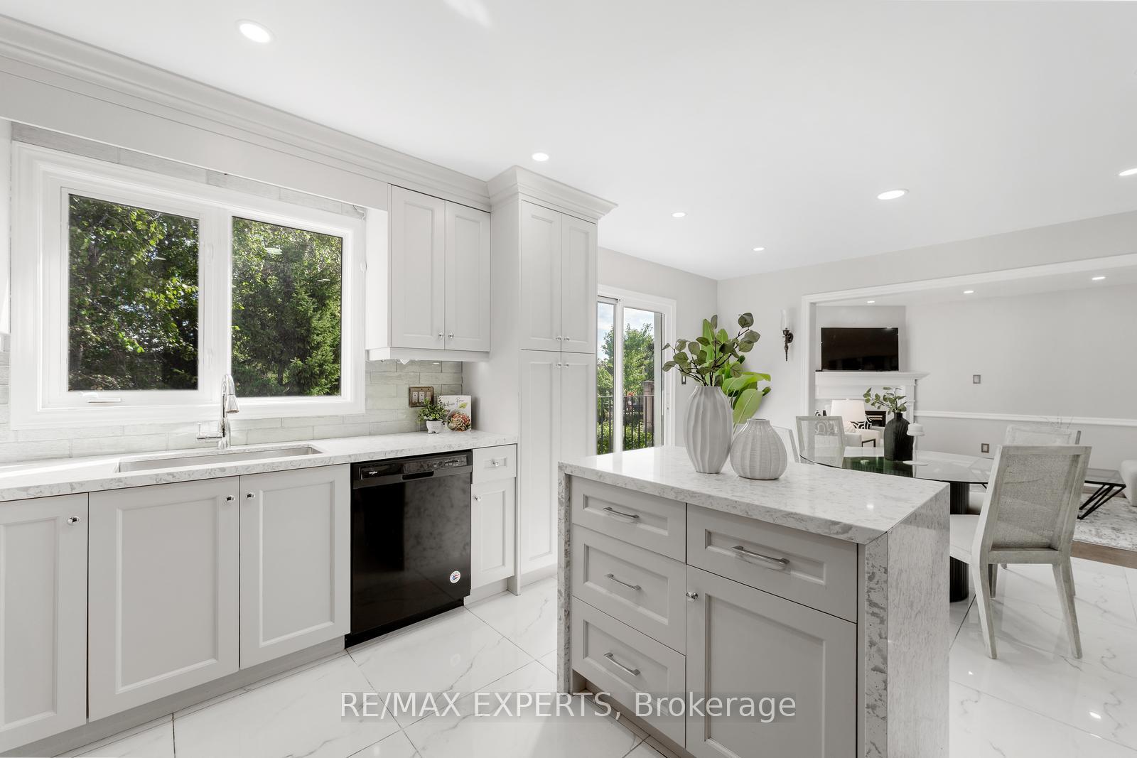 Photo 14 of 147 Ashton Drive, Vaughan, Maple — HOMEH