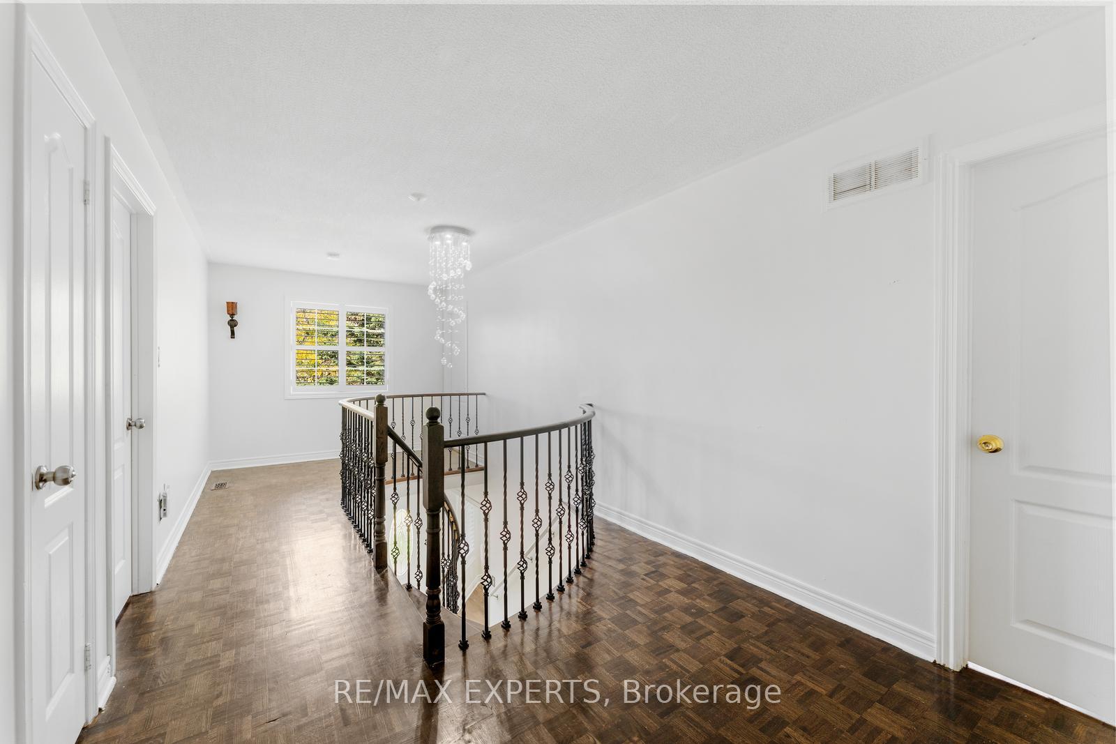 Photo 23 of 147 Ashton Drive, Vaughan, Maple — HOMEH