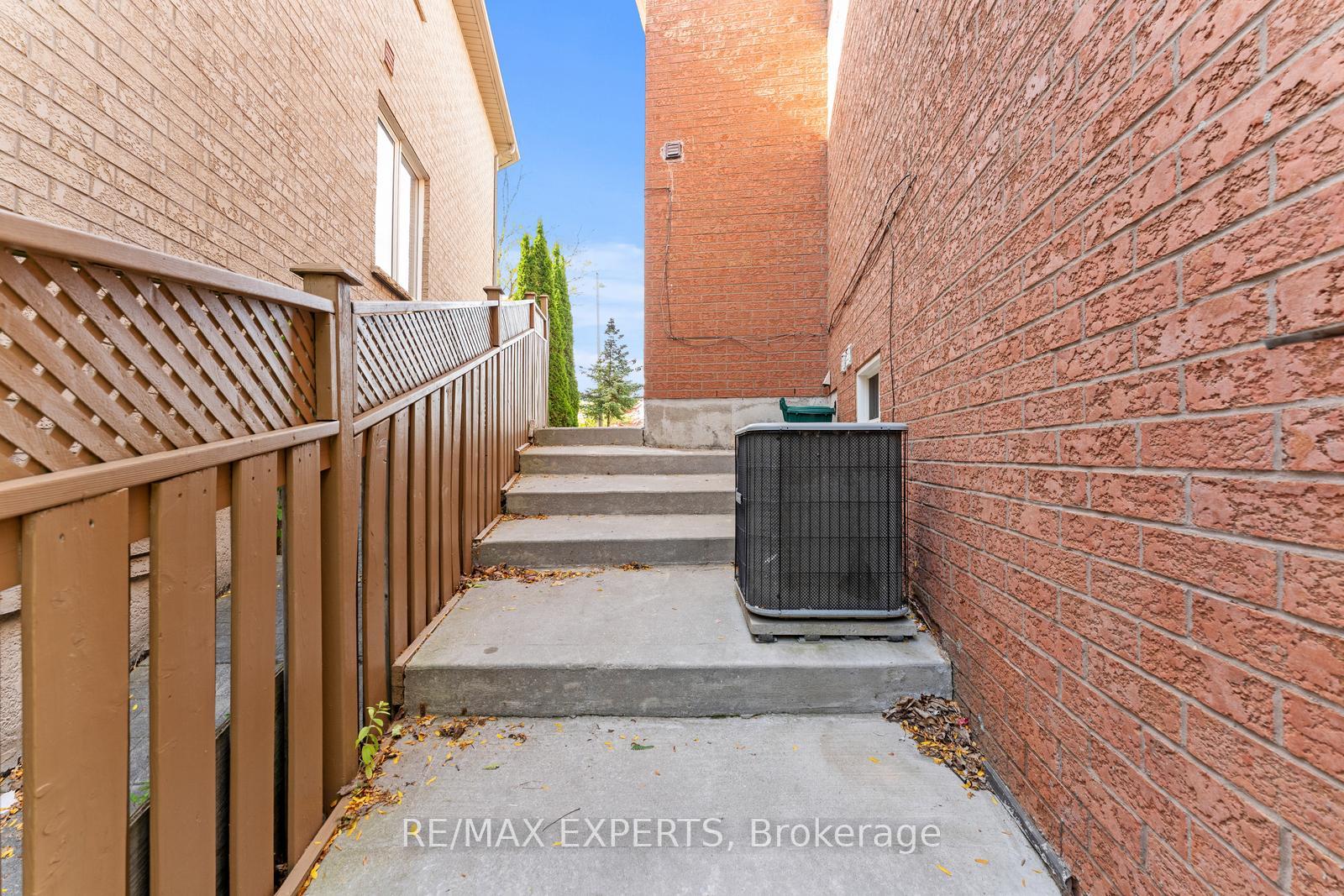 Photo 38 of 147 Ashton Drive, Vaughan, Maple — HOMEH