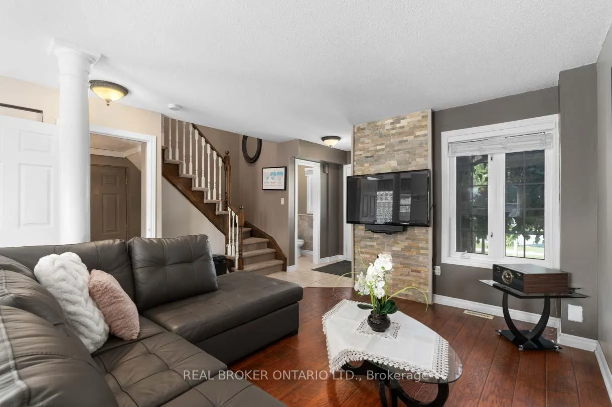 Photo 5 of 131 Ruffet Drive, Barrie, Edgehill Drive — HOMEH