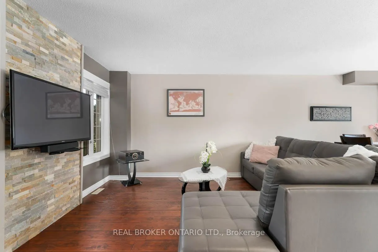 Photo 6 of 131 Ruffet Drive, Barrie, Edgehill Drive — HOMEH