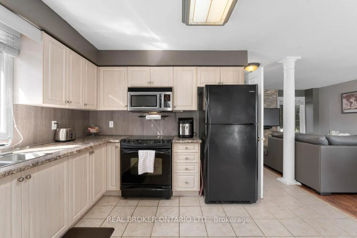 Photo 9 of 131 Ruffet Drive, Barrie, Edgehill Drive — HOMEH