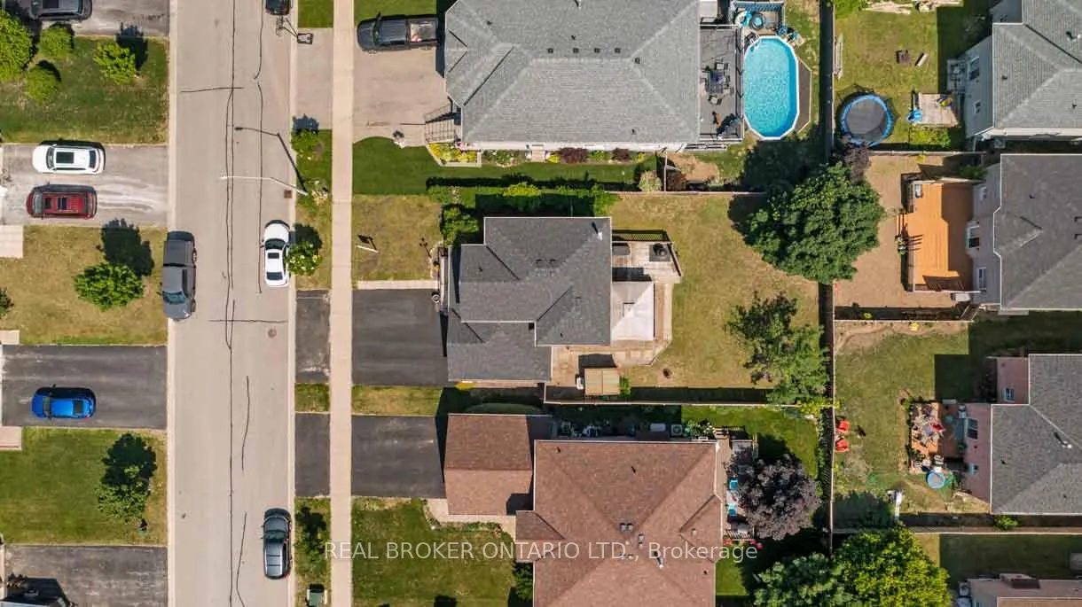 Photo 13 of 131 Ruffet Drive, Barrie, Edgehill Drive — HOMEH