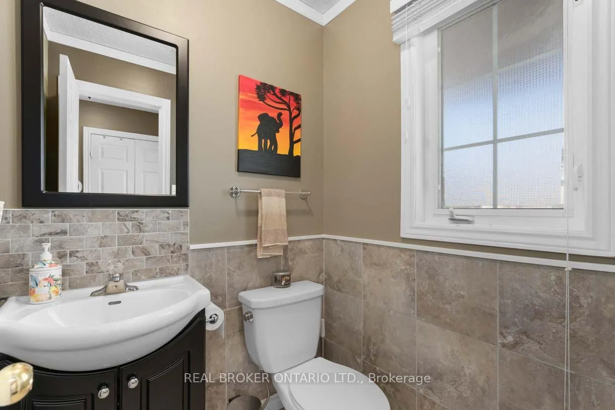 Photo 17 of 131 Ruffet Drive, Barrie, Edgehill Drive — HOMEH