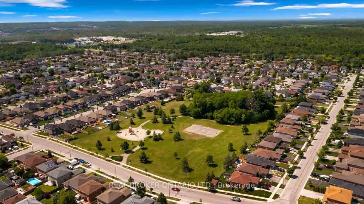 Photo 26 of 131 Ruffet Drive, Barrie, Edgehill Drive — HOMEH