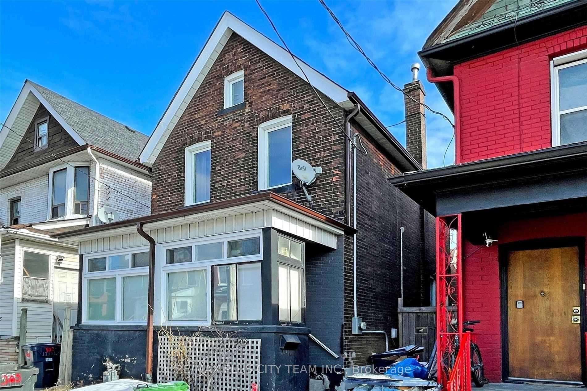Photo 1 of Unit Upper, 303 Old Weston Road, Toronto, Weston-Pellam Park — HOMEH