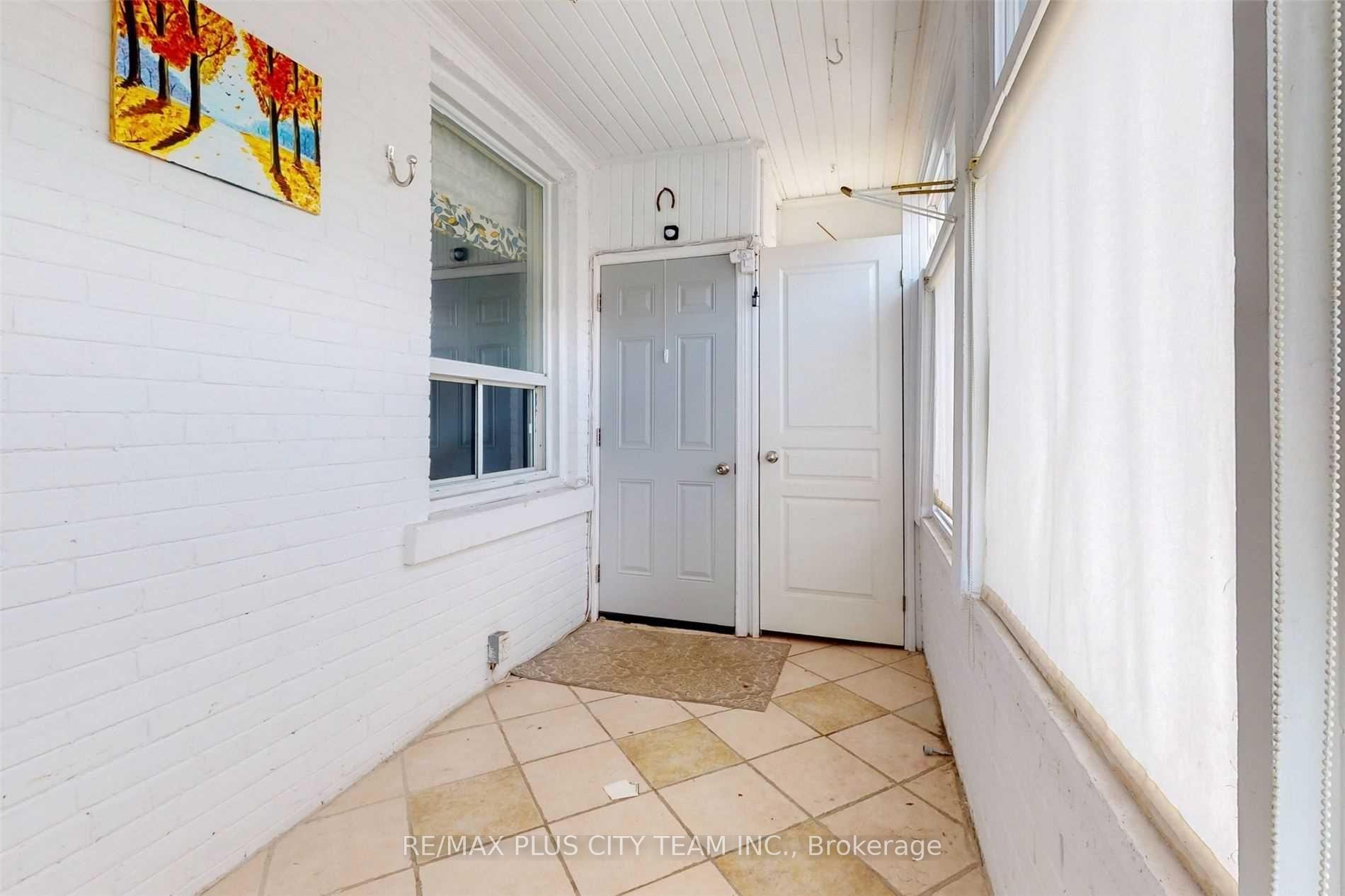 Photo 3 of Unit Upper, 303 Old Weston Road, Toronto, Weston-Pellam Park — HOMEH