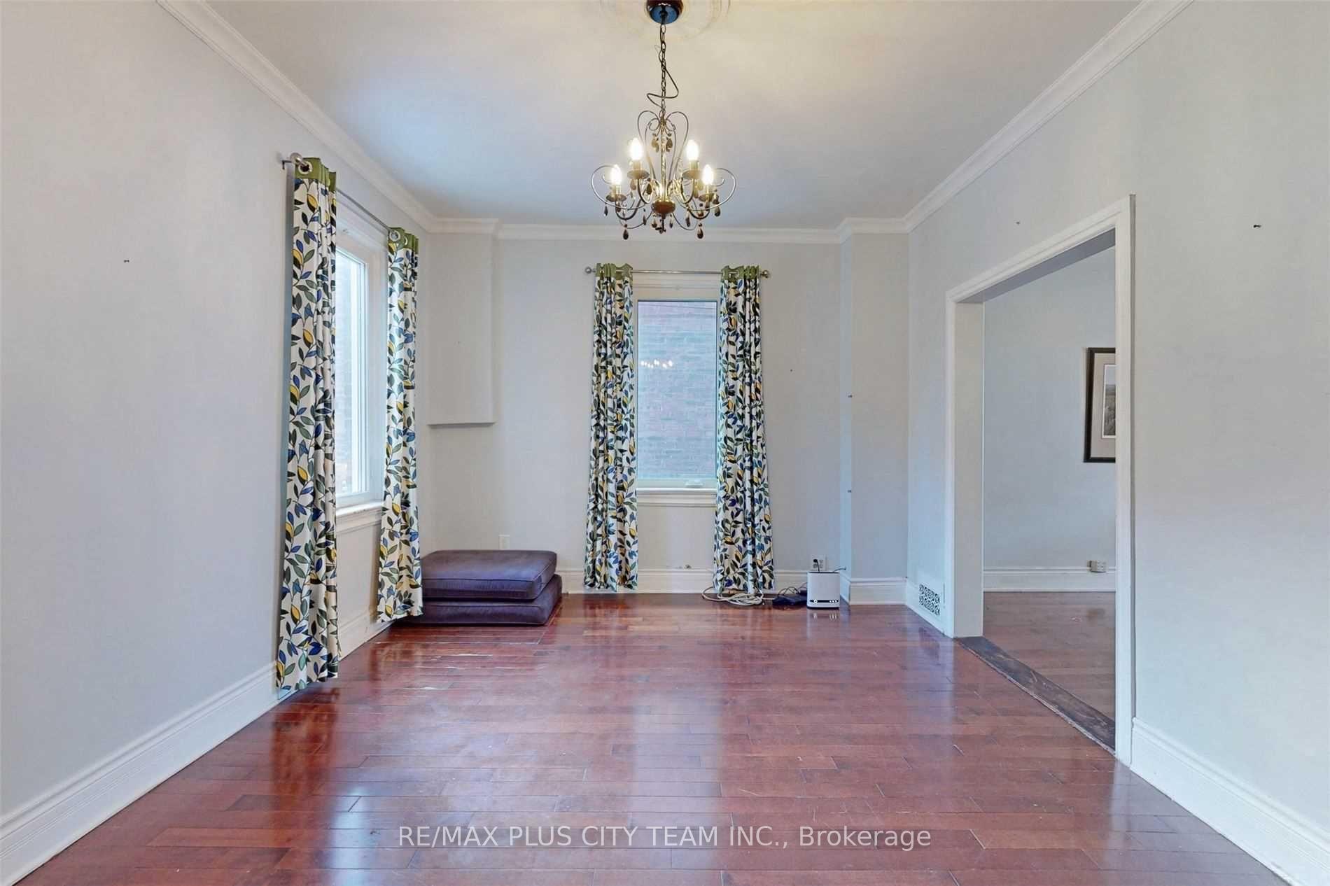 Photo 9 of Unit Upper, 303 Old Weston Road, Toronto, Weston-Pellam Park — HOMEH