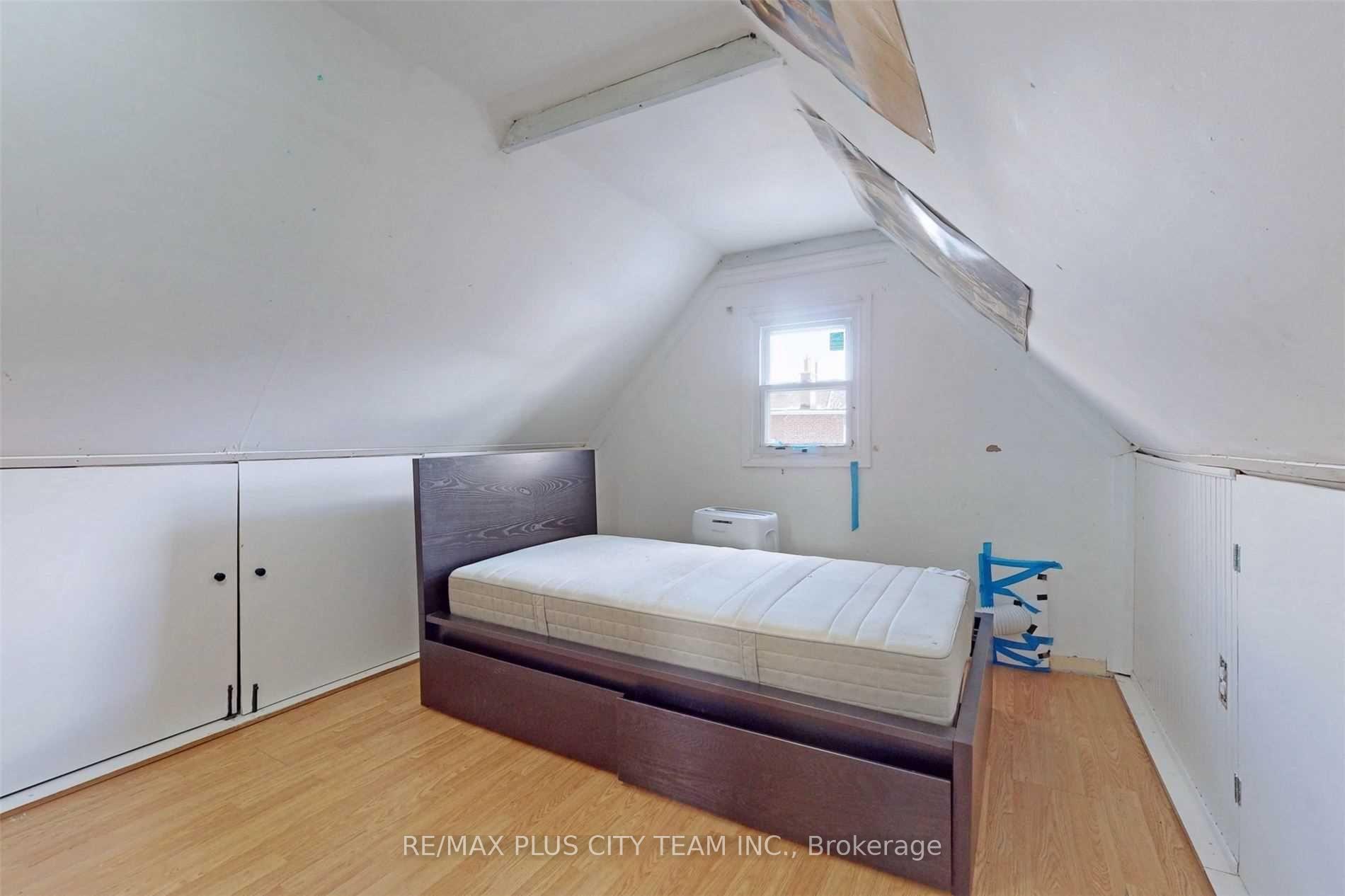Photo 30 of Unit Upper, 303 Old Weston Road, Toronto, Weston-Pellam Park — HOMEH