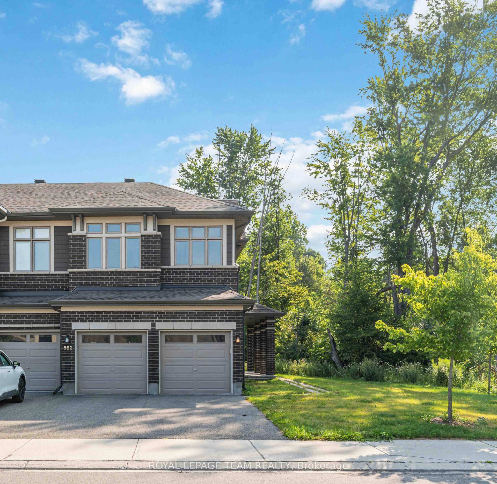 Photo 1 of 562 Rowers Way, Ottawa, Riverside South/Gloucester Glen — HOMEH