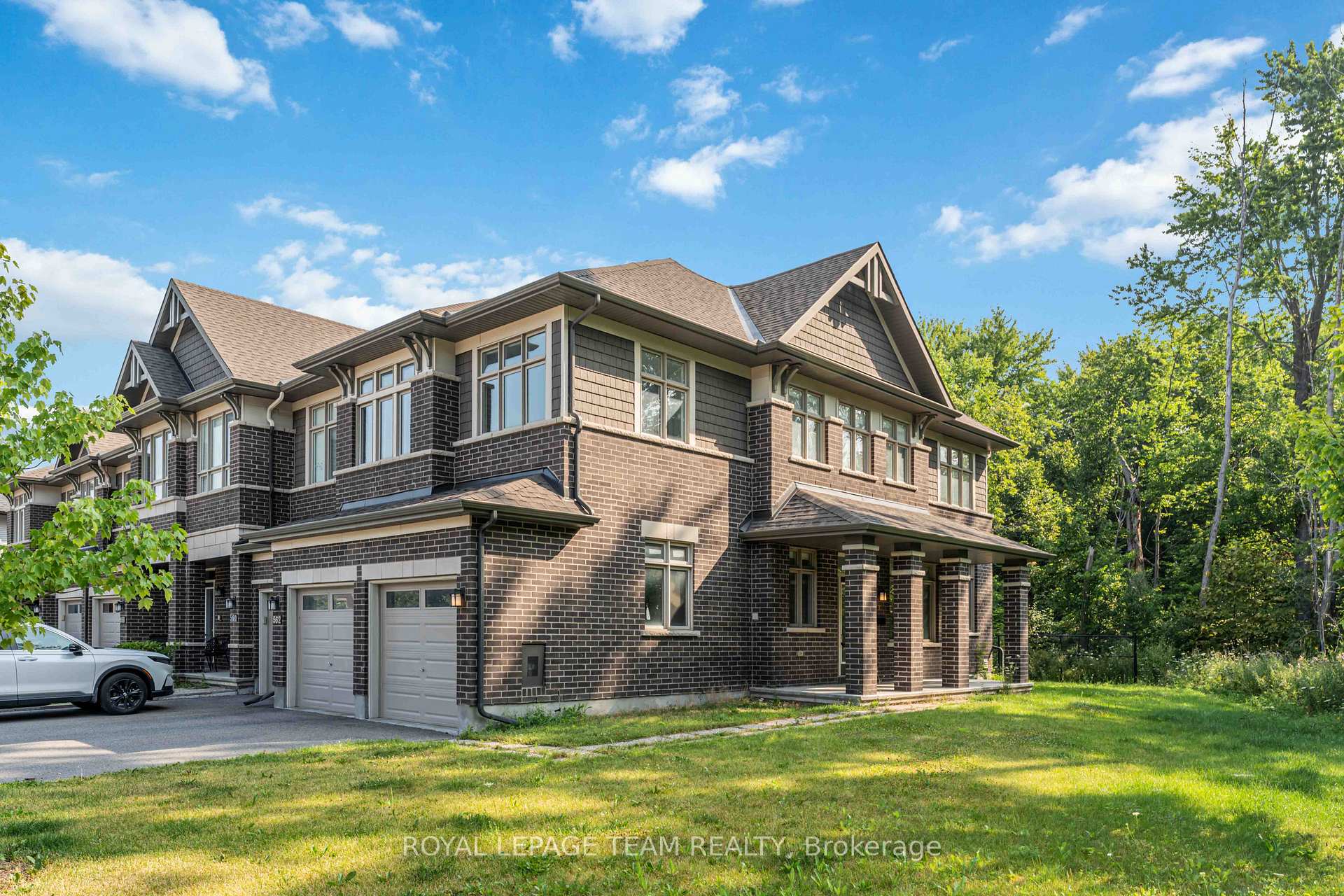 Photo 2 of 562 Rowers Way, Ottawa, Riverside South/Gloucester Glen — HOMEH