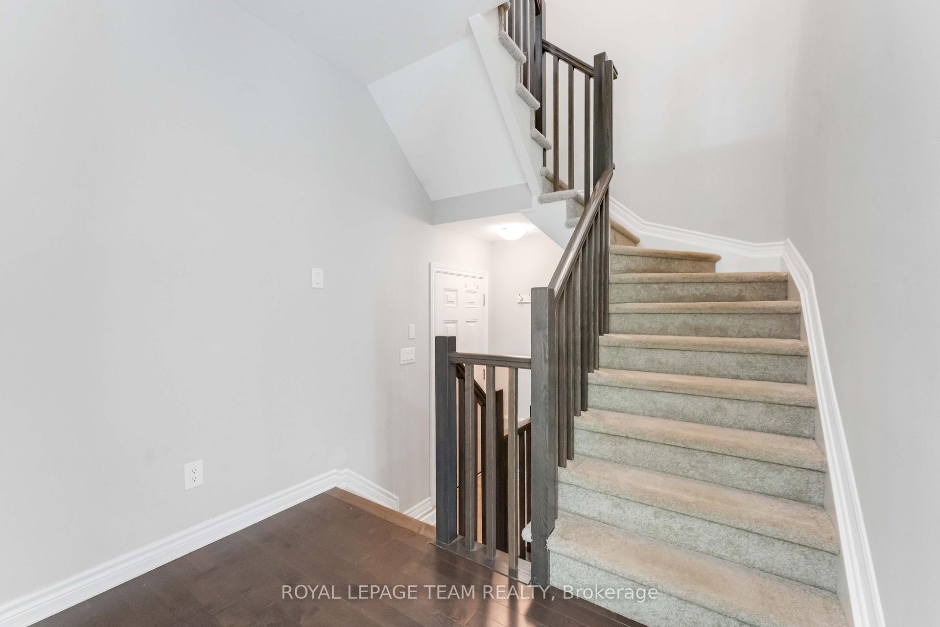 Photo 15 of 562 Rowers Way, Ottawa, Riverside South/Gloucester Glen — HOMEH