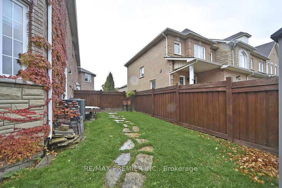 Photo 42 of 48 Pottery Place, Vaughan, East Woodbridge — HOMEH