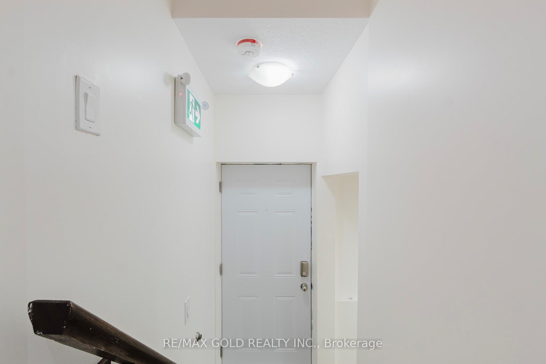 Photo 3 of 349 Bamberg Crescent, Waterloo — HOMEH