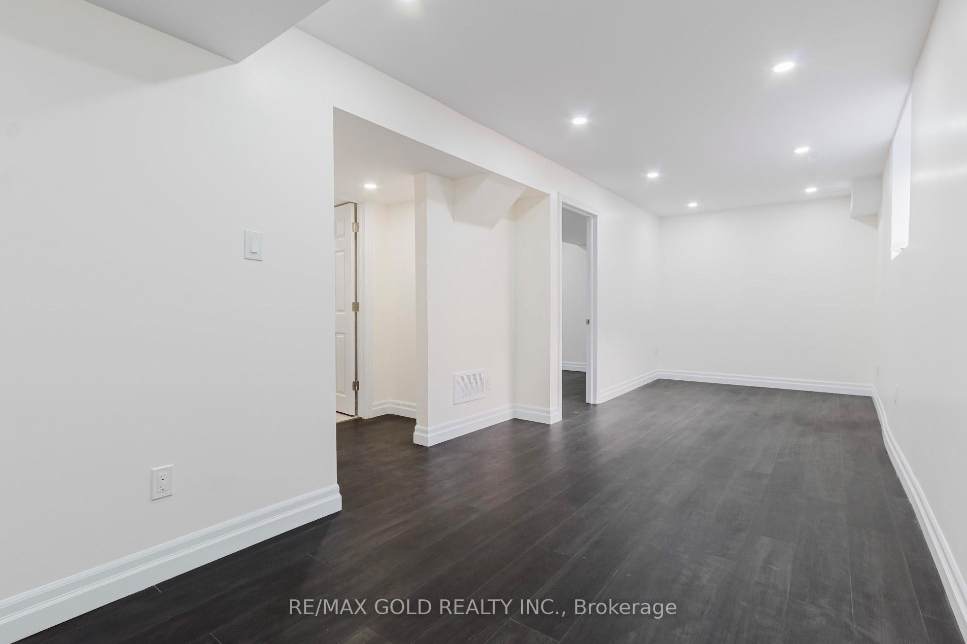 Photo 9 of 349 Bamberg Crescent, Waterloo — HOMEH