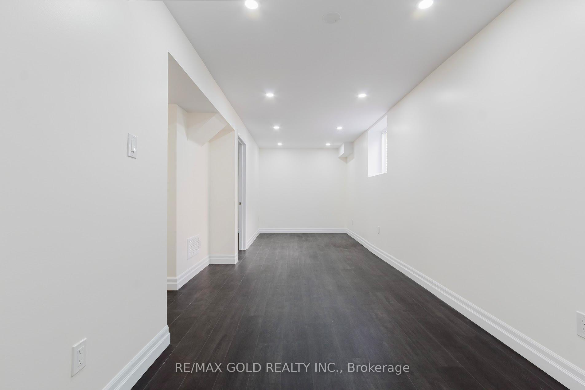 Photo 15 of 349 Bamberg Crescent, Waterloo — HOMEH
