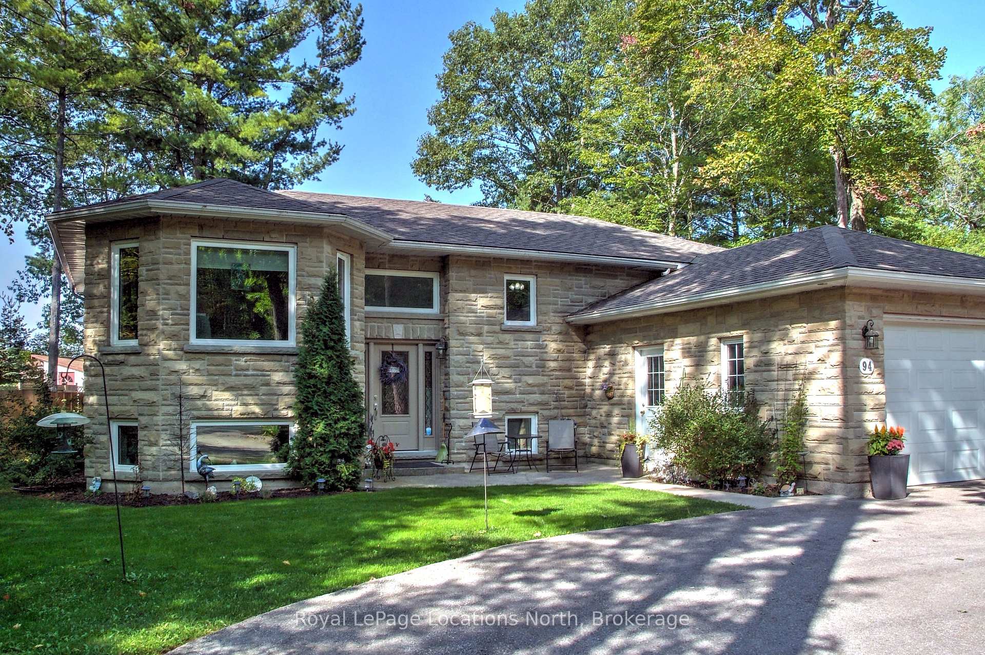 Photo 1 of 94 Oxbow Park Drive, Wasaga Beach — HOMEH