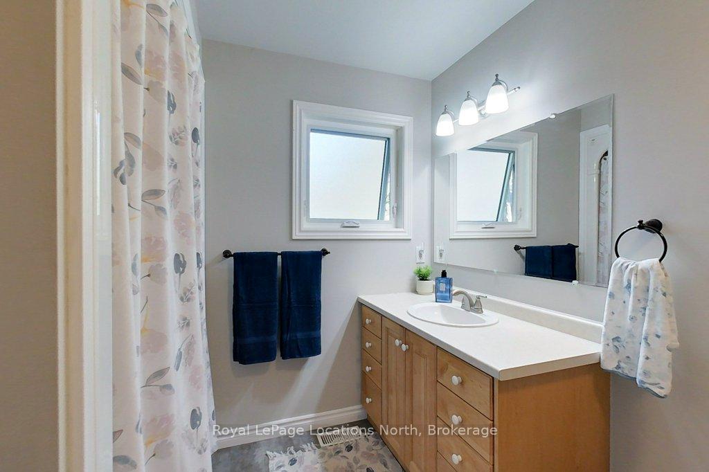 Photo 21 of 94 Oxbow Park Drive, Wasaga Beach — HOMEH