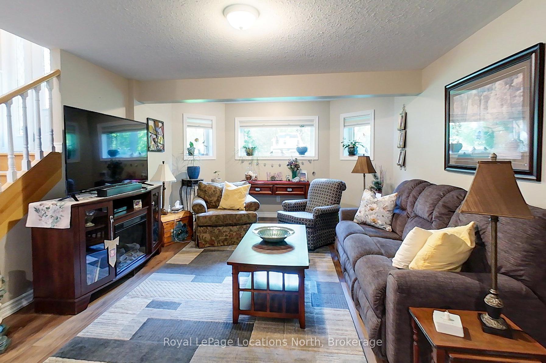 Photo 25 of 94 Oxbow Park Drive, Wasaga Beach — HOMEH
