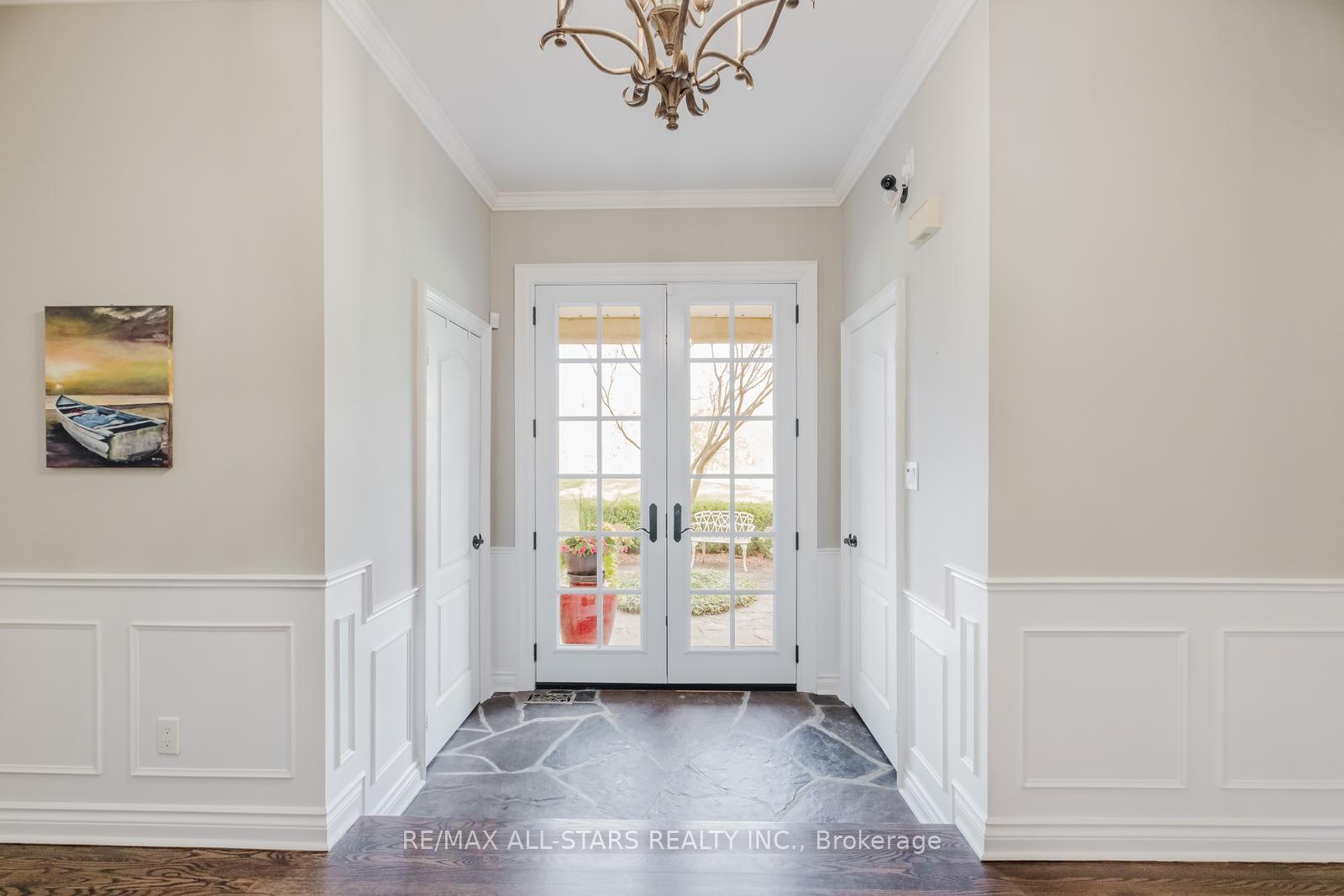 Photo 6 of 12 Oakview Place, Uxbridge, Rural Uxbridge — HOMEH