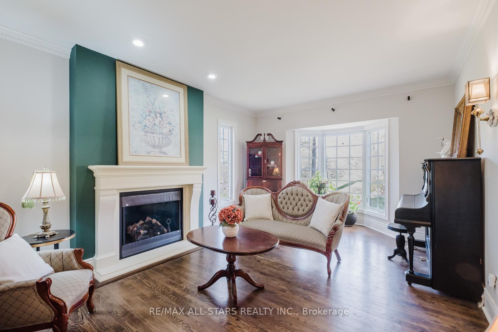 Photo 8 of 12 Oakview Place, Uxbridge, Rural Uxbridge — HOMEH