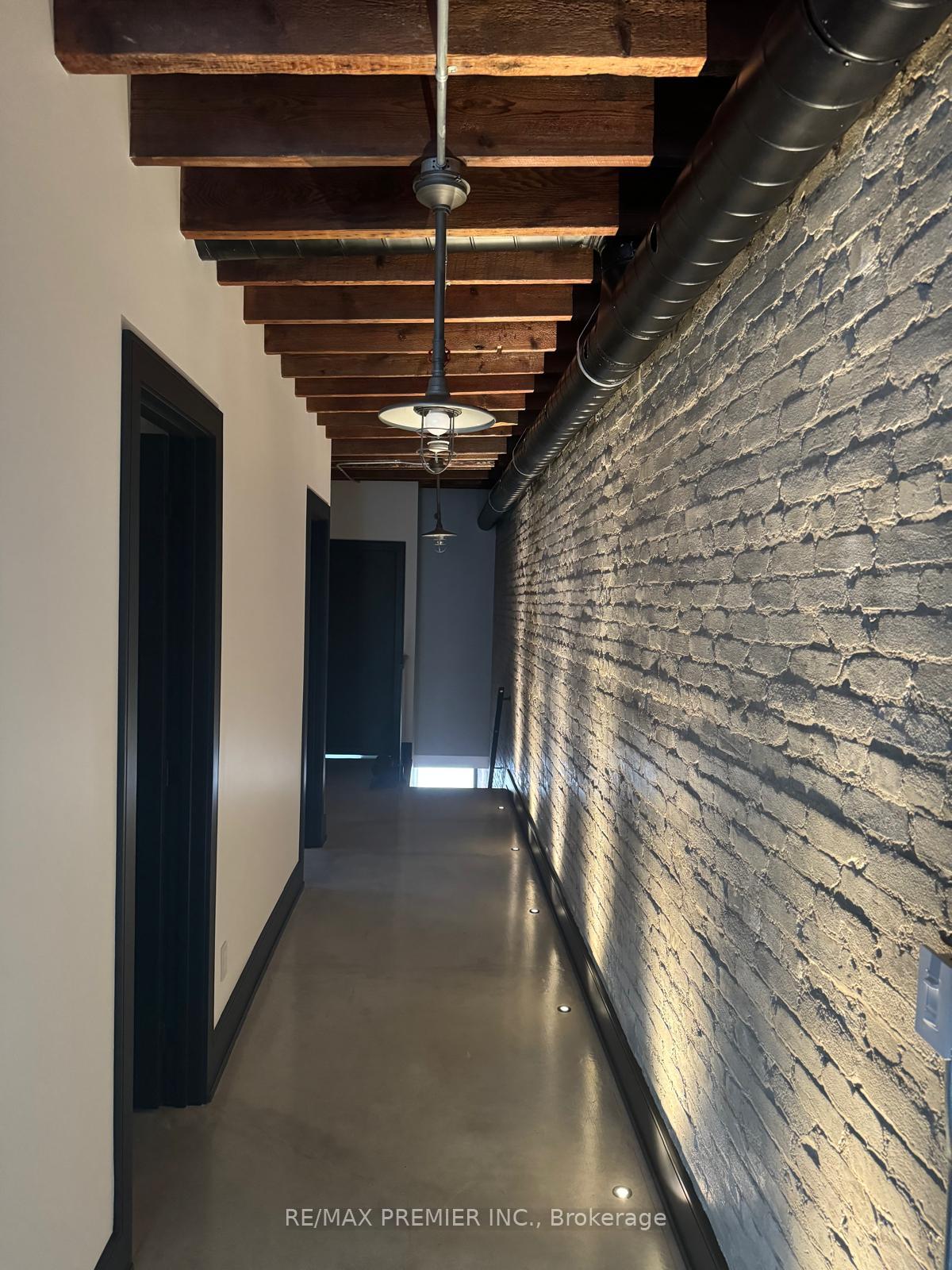 Photo 2 of Unit Upper Unit, 1696 St Clair Avenue W, Toronto, Weston-Pellam Park — HOMEH