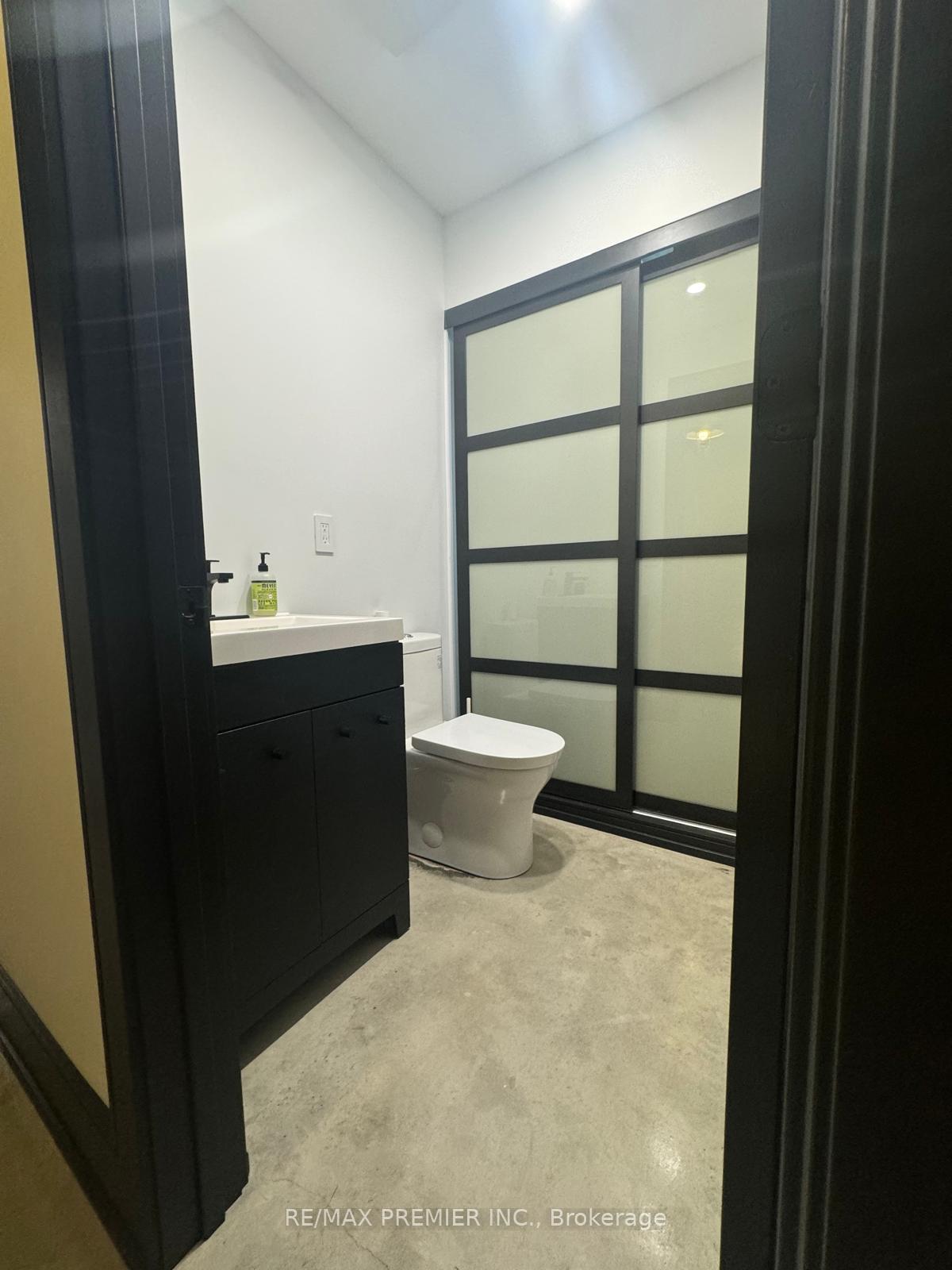 Photo 10 of Unit Upper Unit, 1696 St Clair Avenue W, Toronto, Weston-Pellam Park — HOMEH