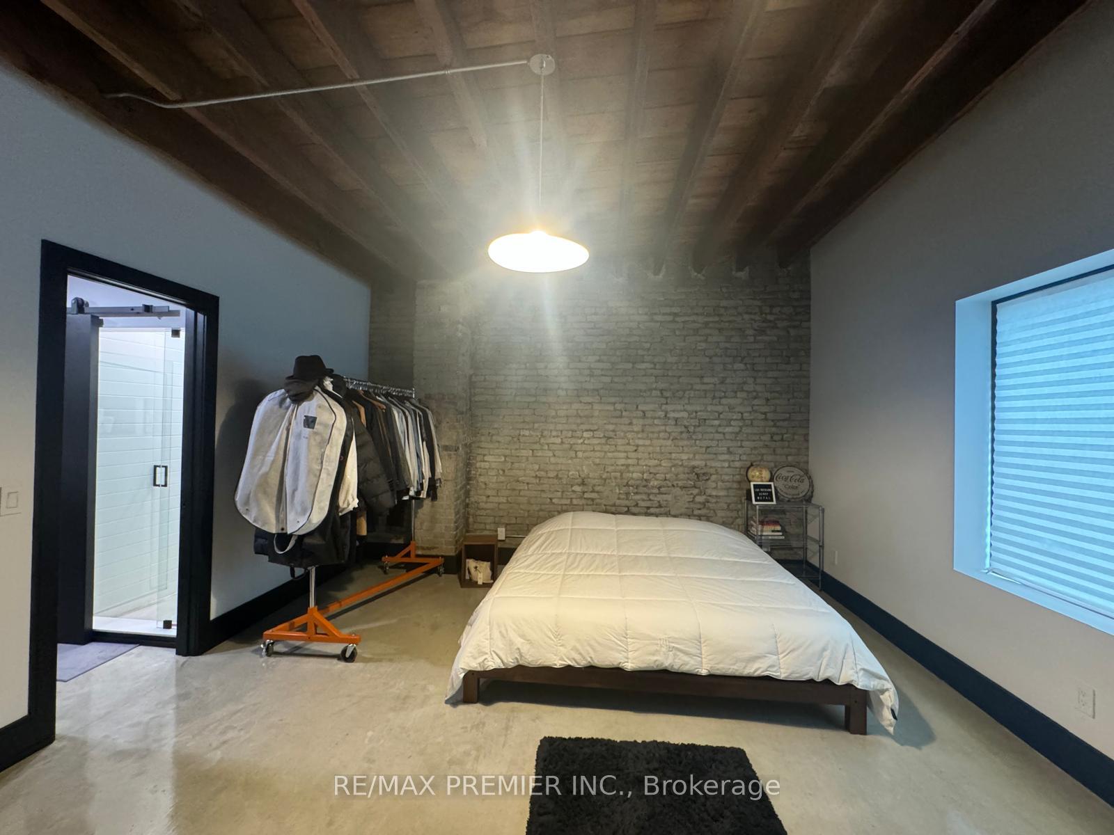 Photo 18 of Unit Upper Unit, 1696 St Clair Avenue W, Toronto, Weston-Pellam Park — HOMEH