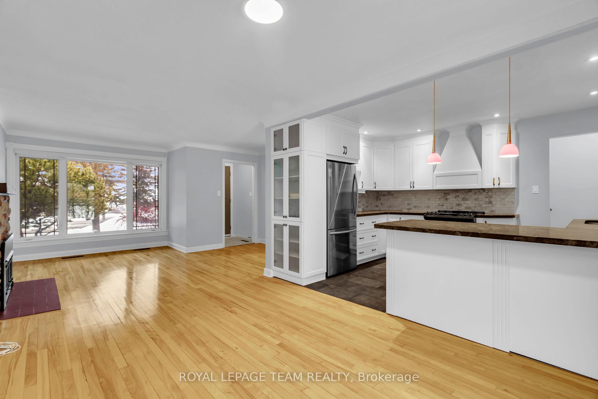 Photo 6 of 638 Coronation Avenue, Ottawa, Riverview Park — HOMEH