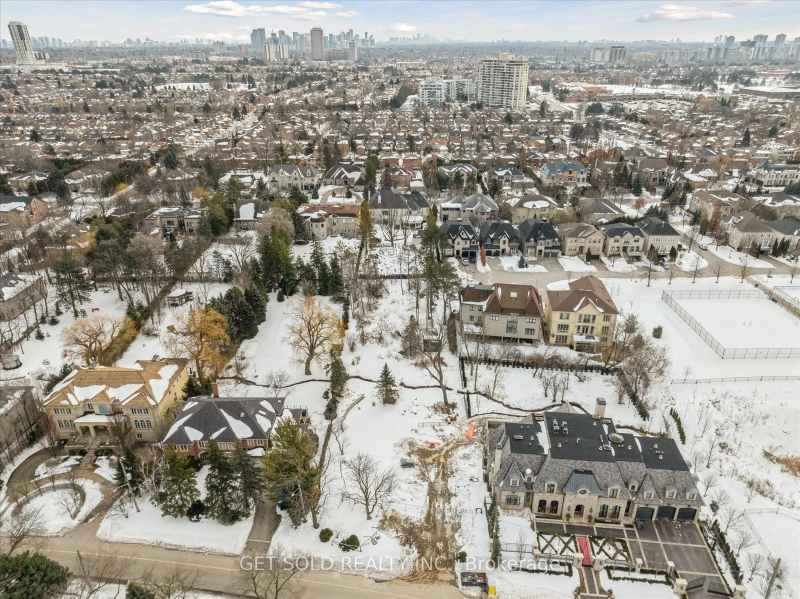 Photo 3 of 139 Thornridge Drive, Vaughan, Crestwood-Springfarm-Yorkhill — HOMEH