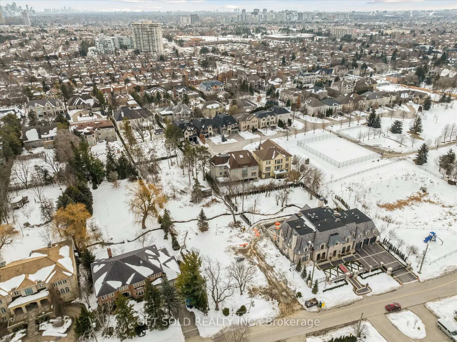 Photo 5 of 139 Thornridge Drive, Vaughan, Crestwood-Springfarm-Yorkhill — HOMEH