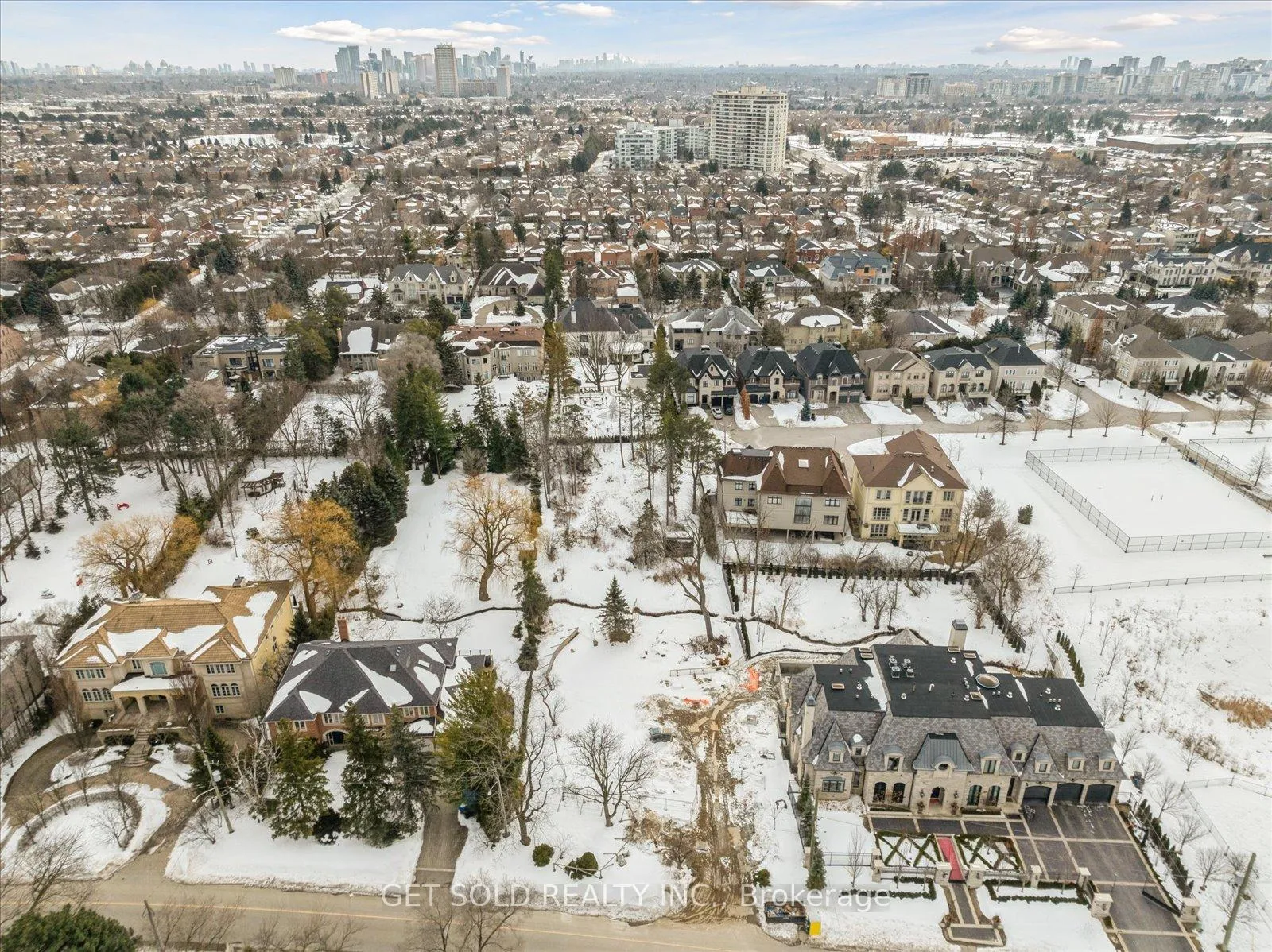 Photo 12 of 139 Thornridge Drive, Vaughan, Crestwood-Springfarm-Yorkhill — HOMEH