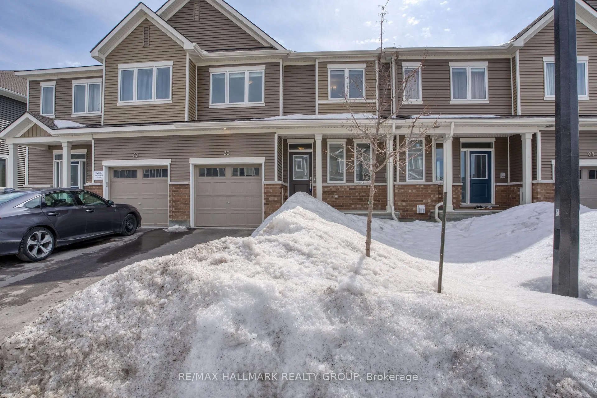 Photo 3 of 30 Focality Crescent, Ottawa, Barrhaven - Half Moon Bay — HOMEH