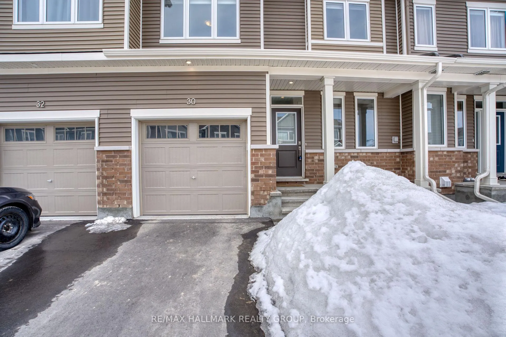 Photo 4 of 30 Focality Crescent, Ottawa, Barrhaven - Half Moon Bay — HOMEH