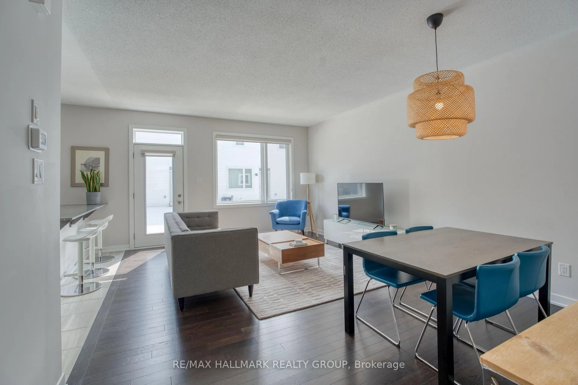 Photo 8 of 30 Focality Crescent, Ottawa, Barrhaven - Half Moon Bay — HOMEH